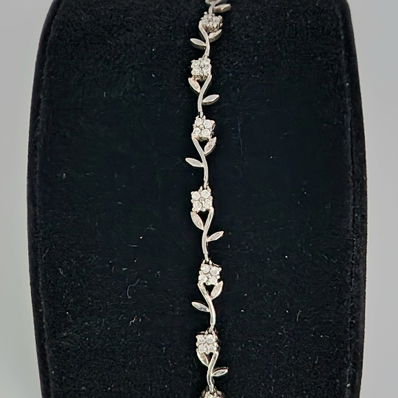 Jewelry - 925 Silver Floral Bracelet